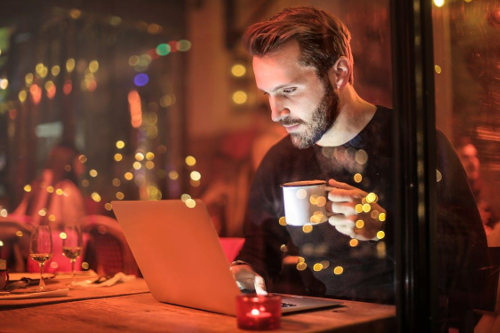 Businessman work in a cafe